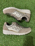 Zapato deportivo con goma elástica