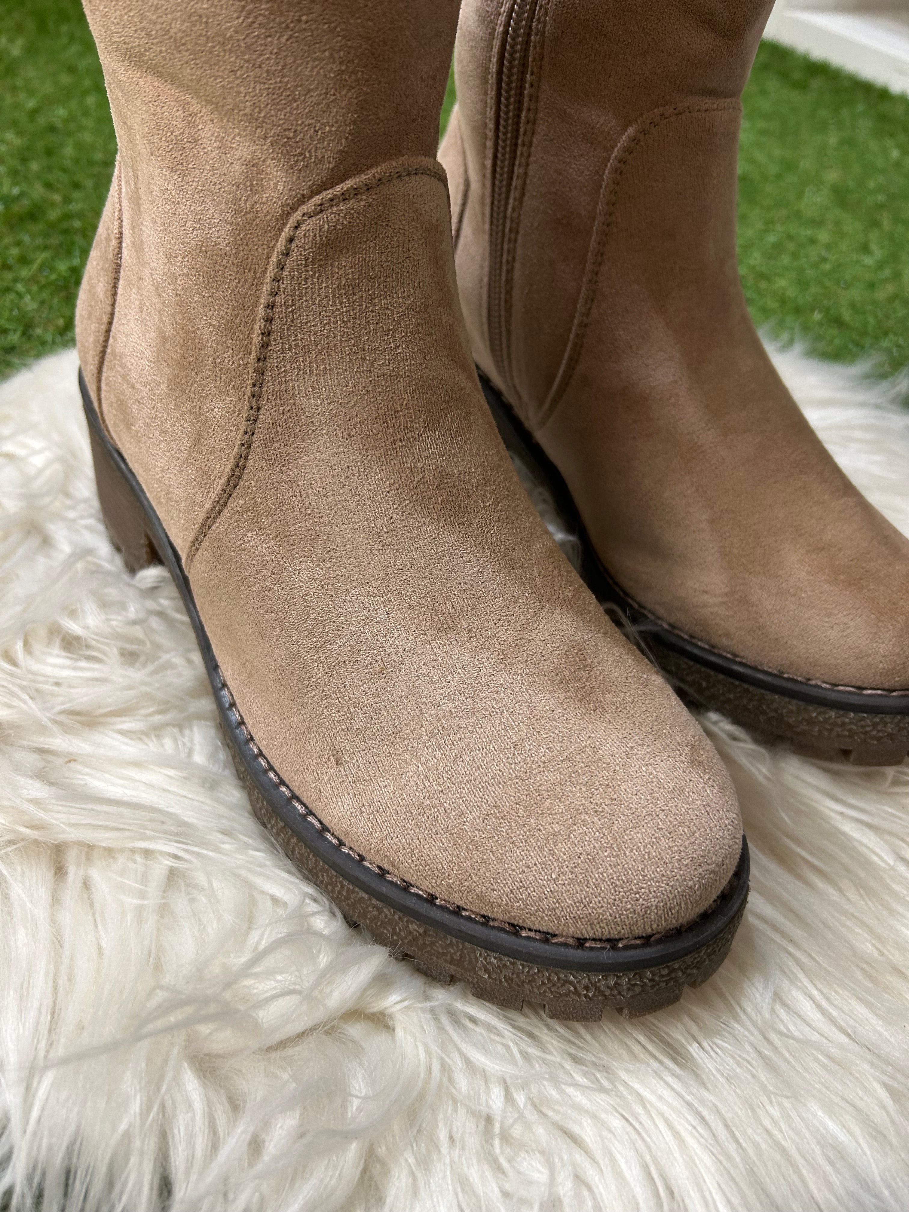 Bota tacón dentado ante