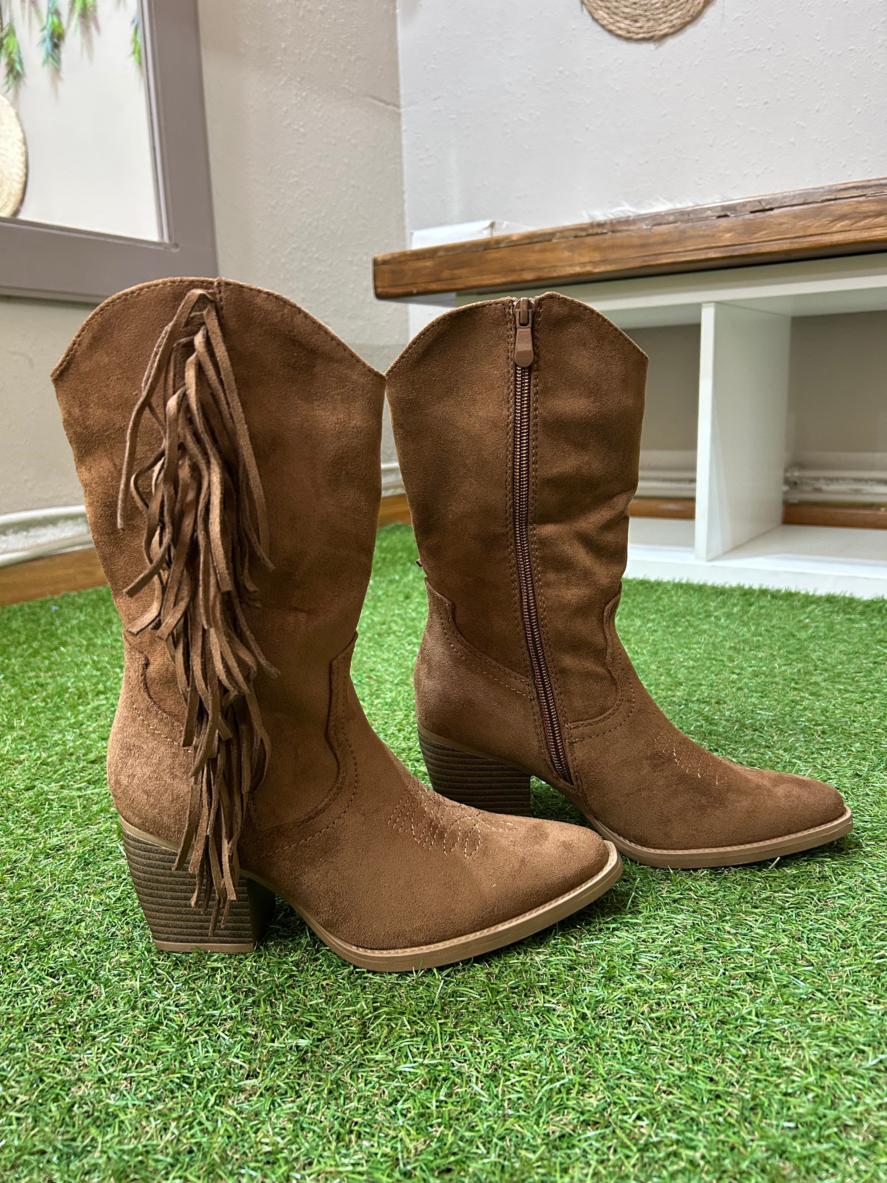 Botas cowboy marrón con flecos
