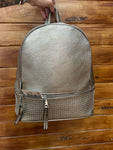 Mochila con detalles metalicos