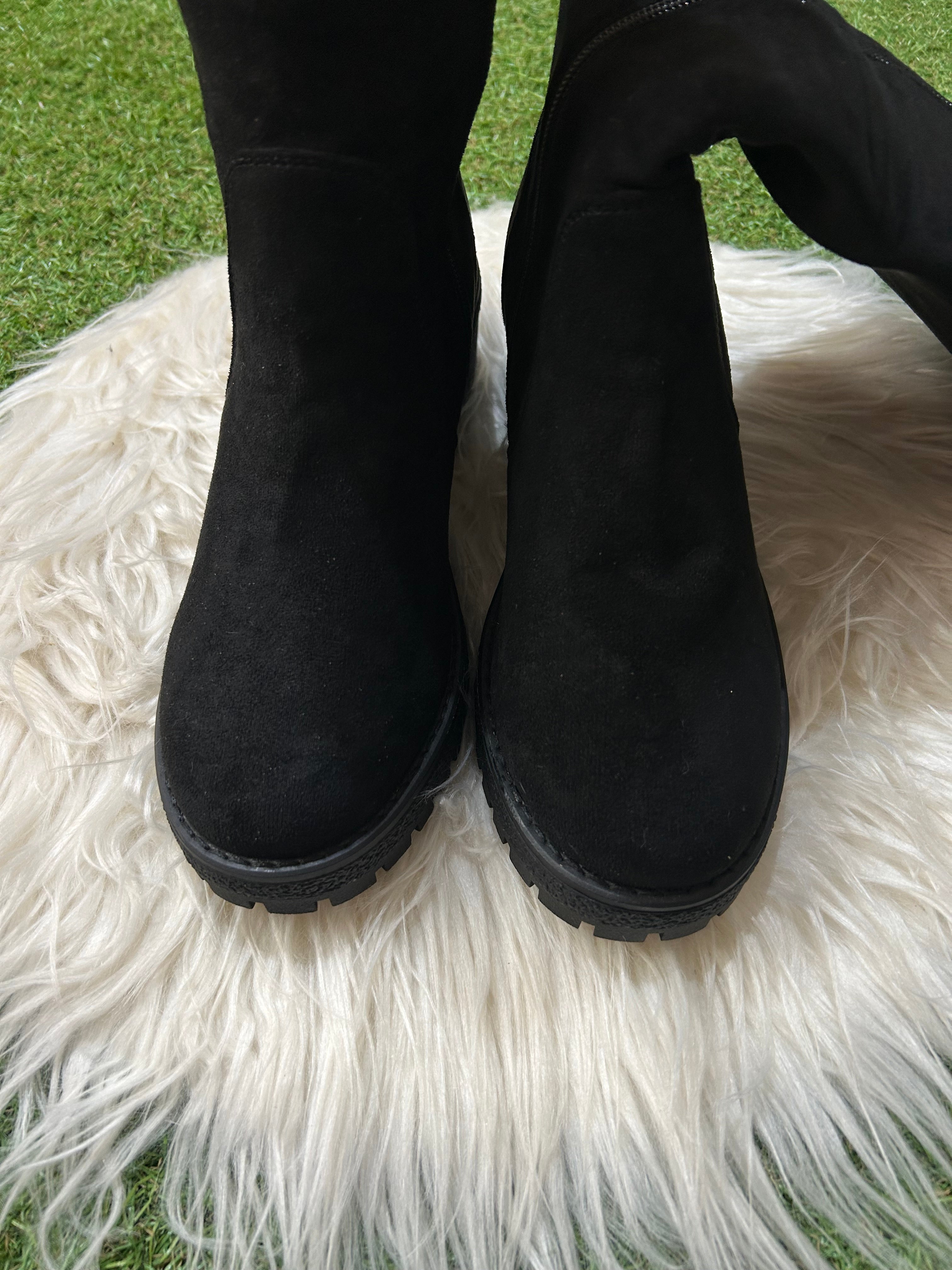 Bota tacón dentado ante