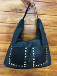 Bolso de hombro efecto ante con tachas