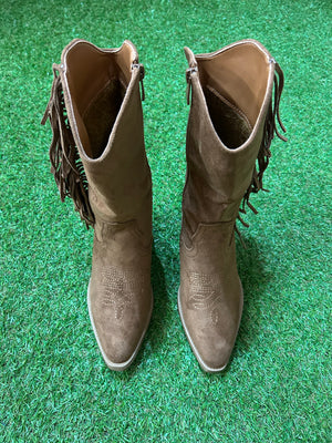 Botas cowboy marrón con flecos