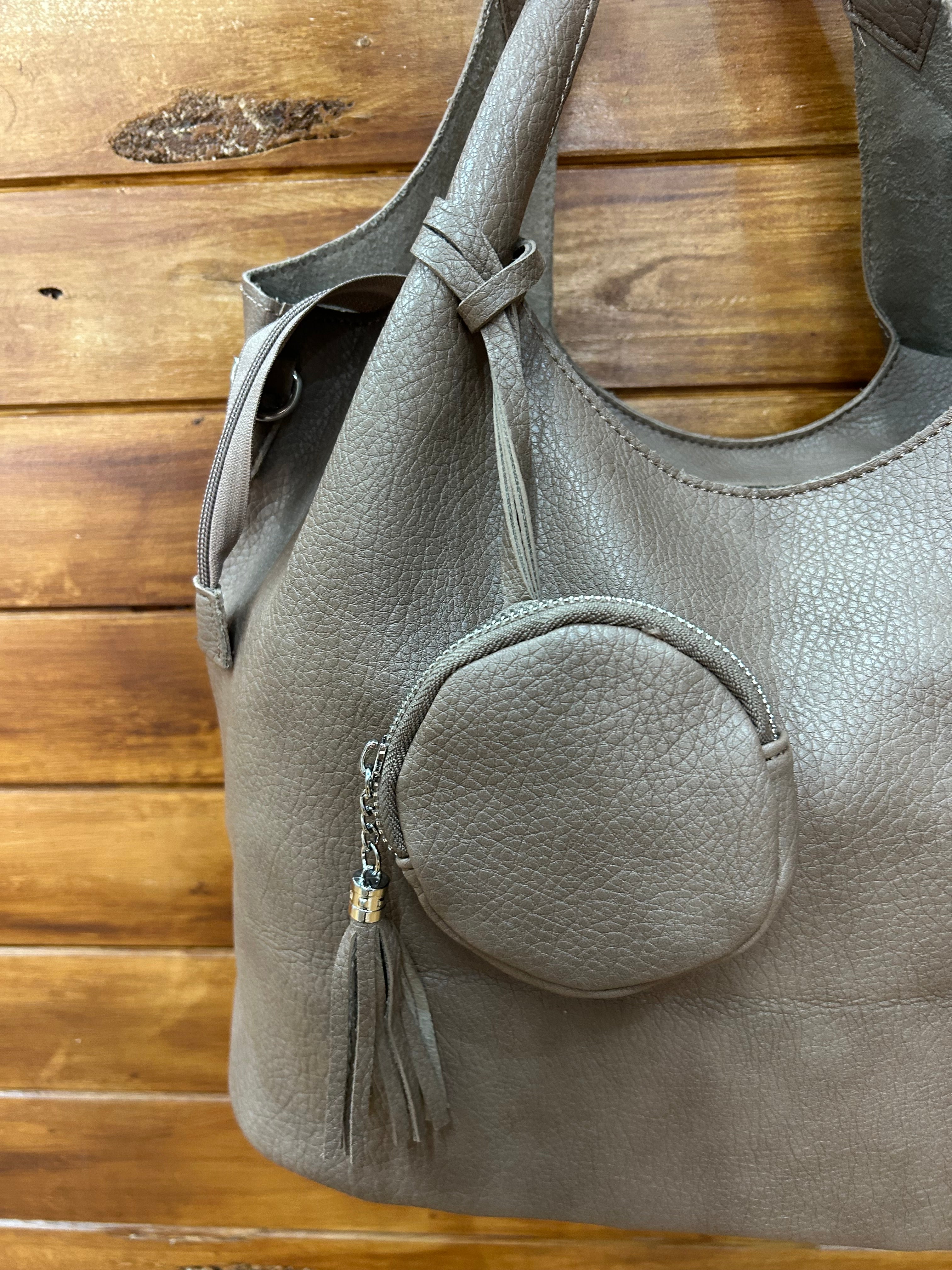 Bolso hobo grande con neceser extraíble
