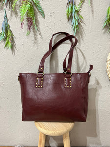 Bolso shopper tachuelas