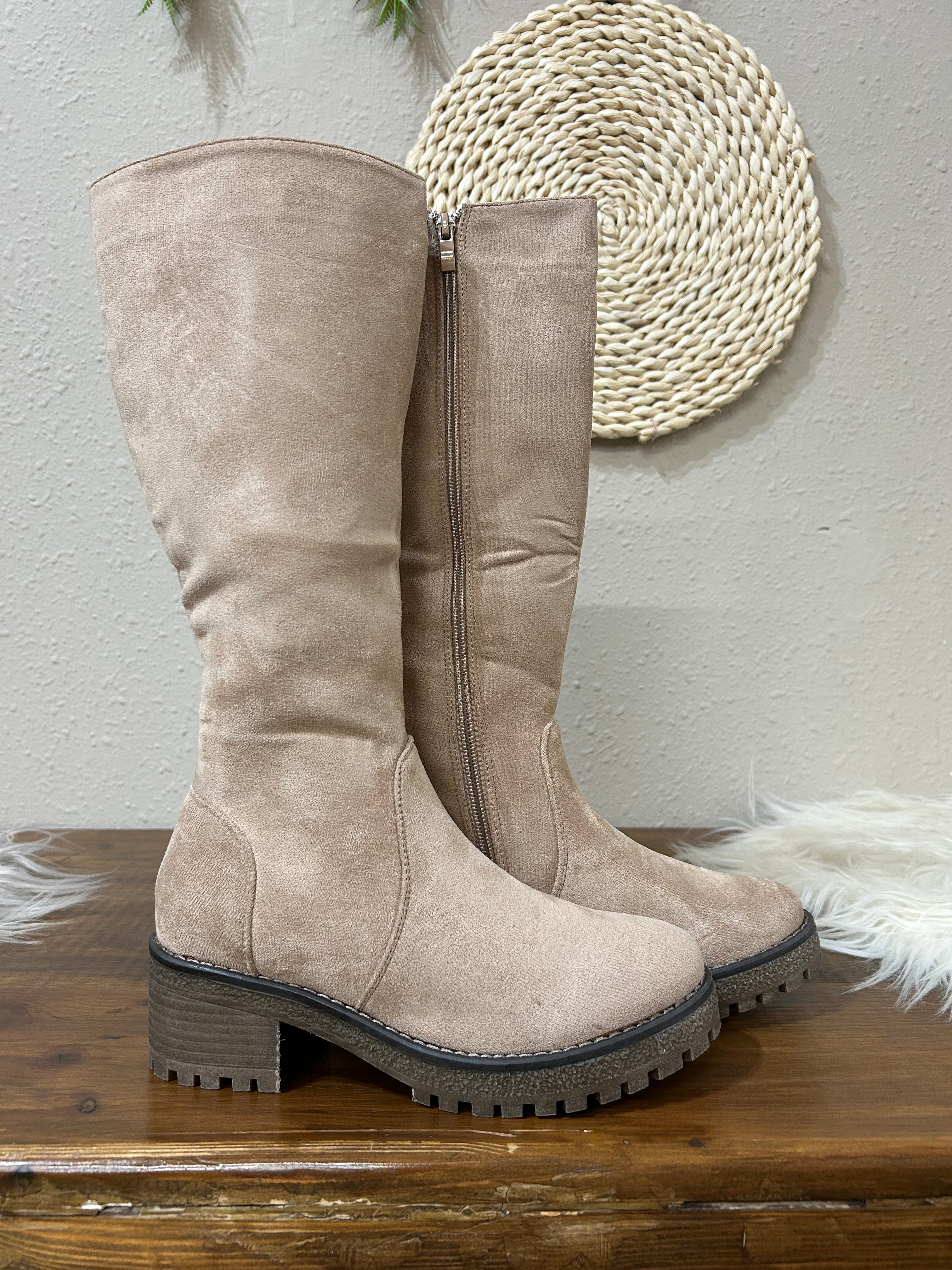 Bota tacón dentado ante