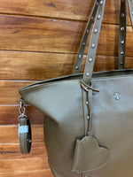 Bolso shopper grande con detalles metálicos