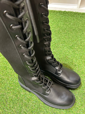 Bota alta elástica con cordones