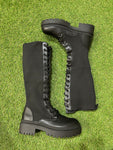 Bota alta elástica con cordones