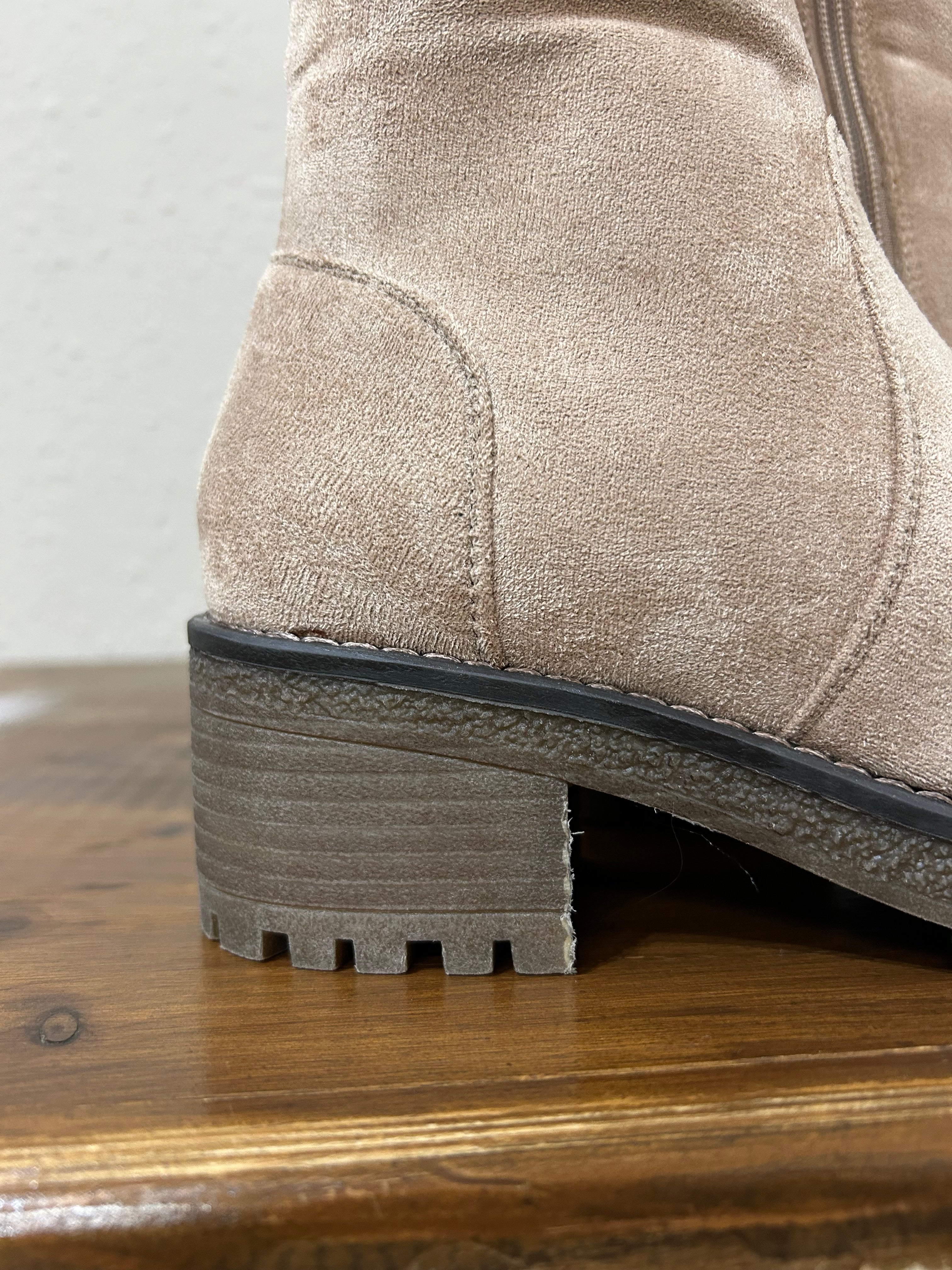 Bota tacón dentado ante