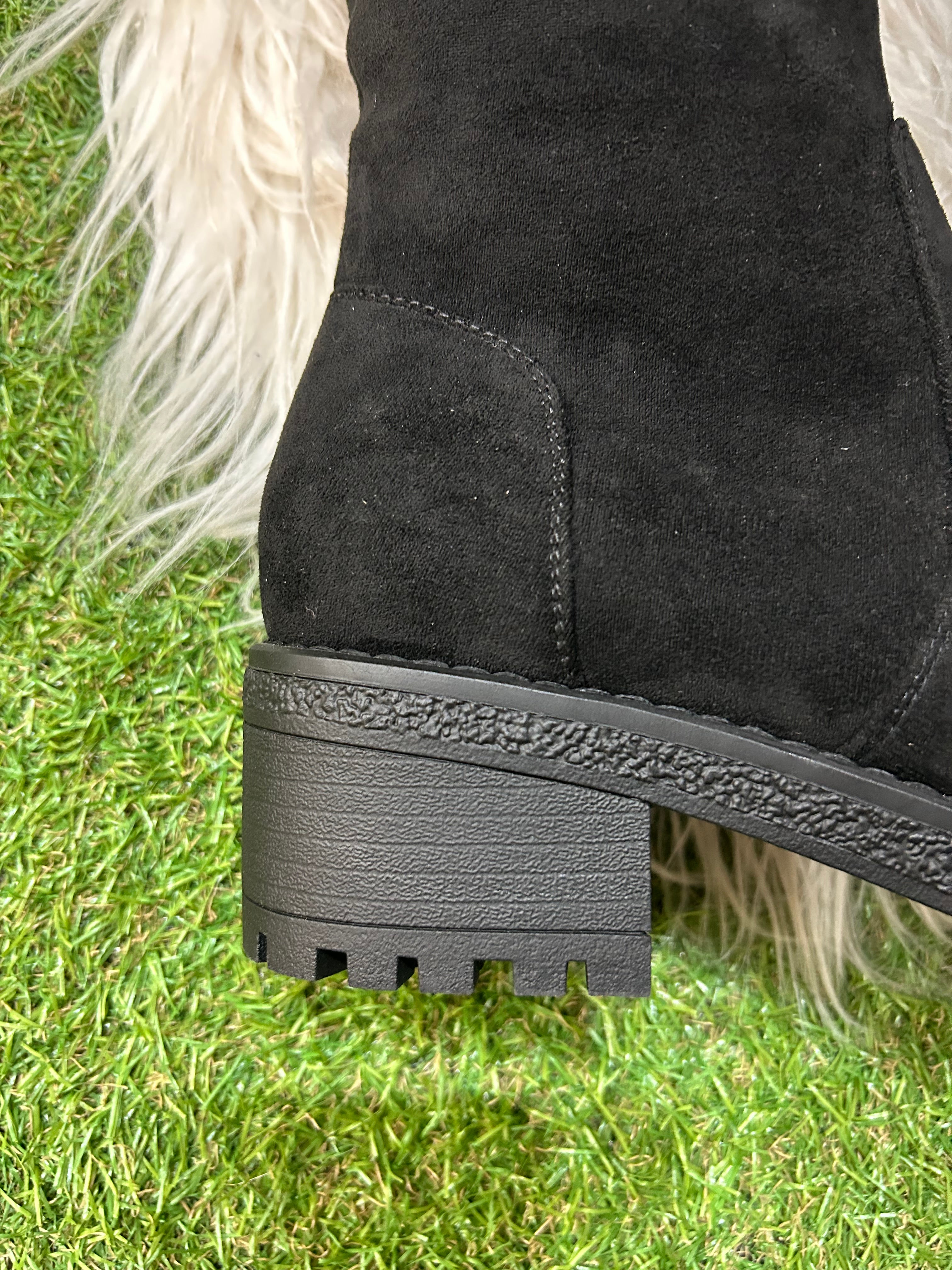 Bota tacón dentado ante