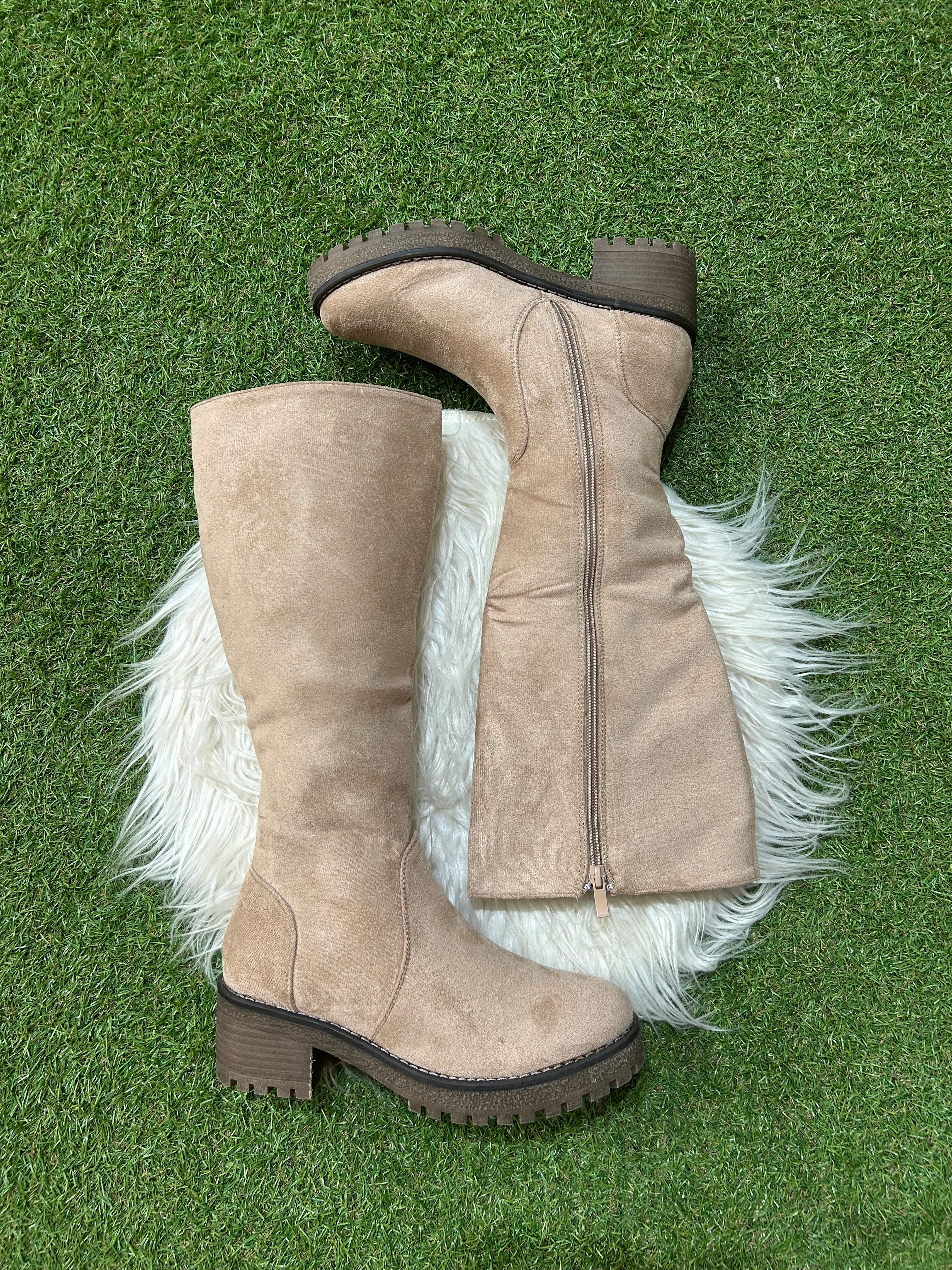 Bota tacón dentado ante